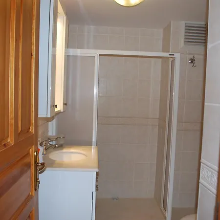 Almond Grove A4 Apartament *